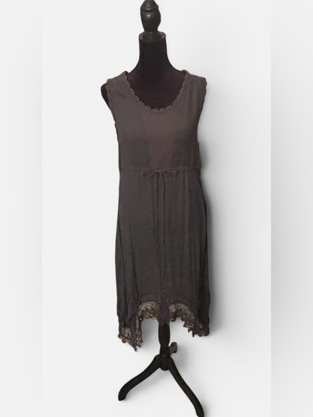 Monoreno Dark Grey Sleeveless Midi Dress with Lace Hem. Size L